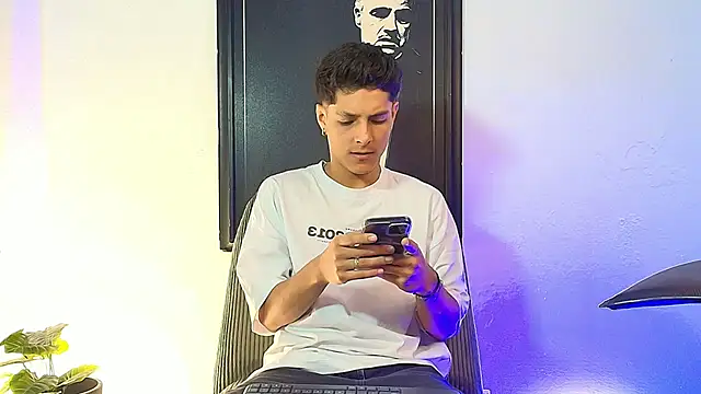 Eliassalvatore  online show from July 1, 3:34 pm