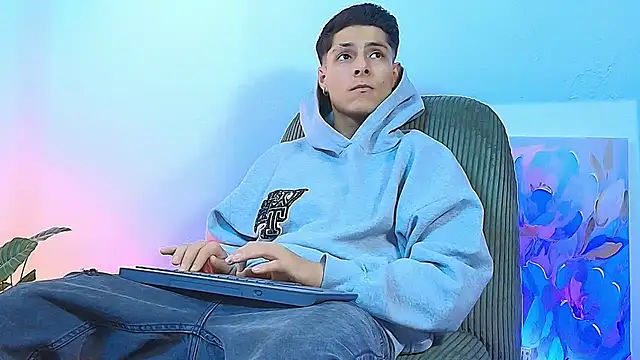 Eliassalvatore  online show from August 5, 3:04 pm
