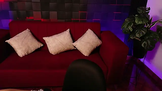 Snapshot of Alessia_Monroe_ chatting on May 27, 8:39 pm Alessia Monroe online show from May 27, 8:39 pm