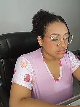 Snapshot of gigiblue89 chatting on August 5, 7:00 am gigiblue89 online show from August 5, 7:00 am