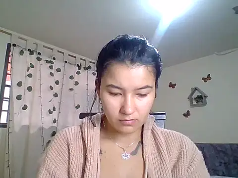 Miiia a online show from April 25, 3:09 pm