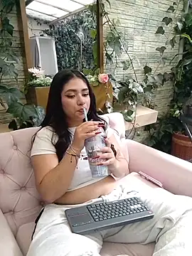 KaileeRoss online show from March 7, 1:41 pm