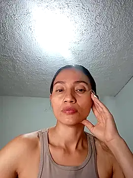Snapshot of isaa- chatting on July 18, 8:01 pm isaa- online show from July 18, 8:01 pm