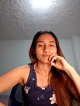 Snapshot of isaa- chatting on August 2, 12:31 am isaa- online show from August 2, 12:31 am