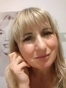 -Nefertiti- online show from May 21, 1:12 am