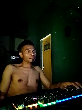 UcEng Lab online show from March 9, 7:29 pm