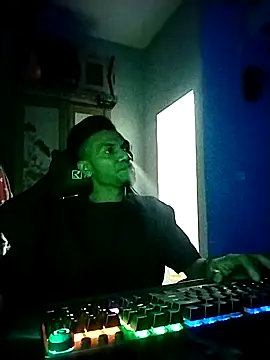 UcEng Lab online show from March 11, 5:30 pm