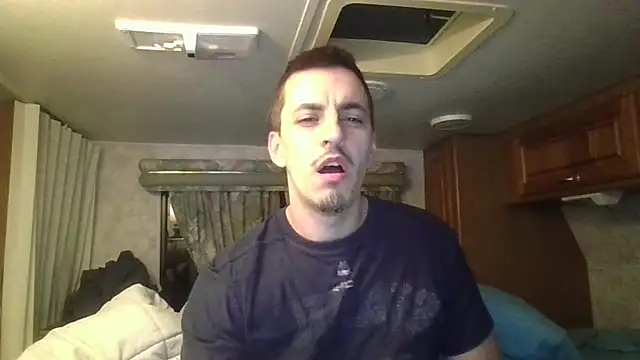 Snapshot of luverrboyy chatting on June 25, 5:34 am luverrboyy online show from June 25, 5:34 am