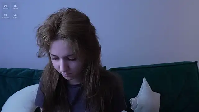 Snapshot of monnymoonn chatting on August 1, 7:29 am monnymoonn online show from August 1, 7:29 am