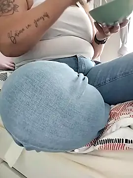 Emma12117 online show from March 17, 9:56 am