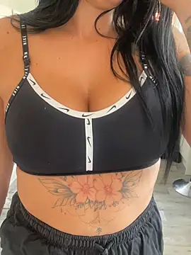 Snapshot of Destinylovex chatting on May 5, 8:55 am Destinylovex online show from May 5, 8:55 am