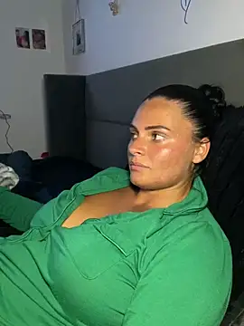 Snapshot of Destinylovex chatting on May 9, 7:41 pm Destinylovex online show from May 9, 7:41 pm