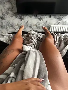 Snapshot of Destinylovex chatting on July 2, 5:24 am Destinylovex online show from July 2, 5:24 am