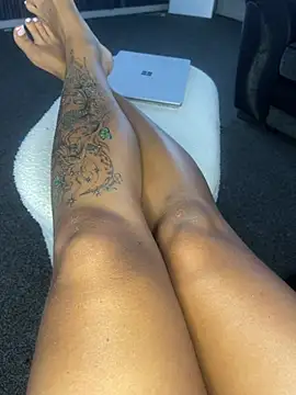 Snapshot of Destinylovex chatting on July 10, 8:33 pm Destinylovex online show from July 10, 8:33 pm