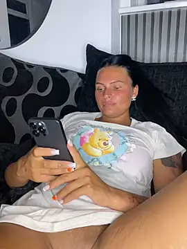 Snapshot of Destinylovex chatting on July 16, 10:49 pm Destinylovex online show from July 16, 10:49 pm