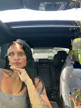 Snapshot of Destinylovex chatting on July 24, 12:03 pm Destinylovex online show from July 24, 12:03 pm