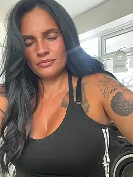Snapshot of Destinylovex chatting on July 25, 2:25 pm Destinylovex online show from July 25, 2:25 pm