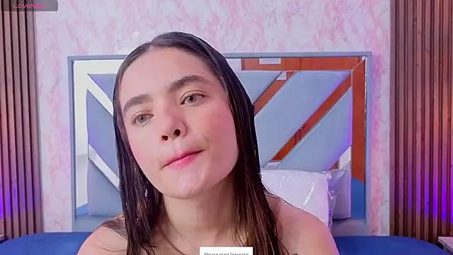 Snapshot of LittleeSara18 chatting on May 16, 11:20 am LittleeSara18 online show from May 16, 11:20 am