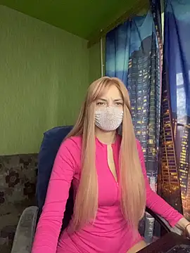 Snapshot of SophieBlackwood chatting on April 7, 8:48 am SophieBlackwood online show from April 7, 8:48 am