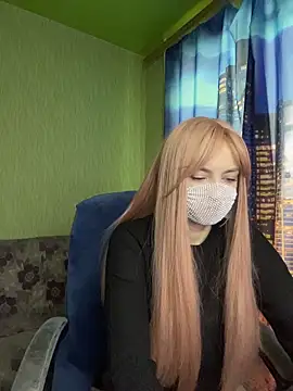 Snapshot of SophieBlackwood chatting on April 9, 8:31 am SophieBlackwood online show from April 9, 8:31 am