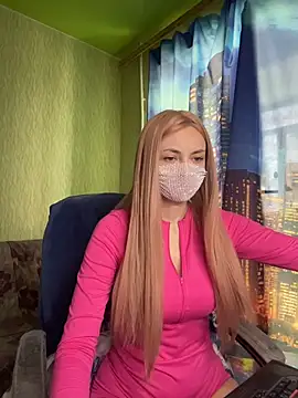 Snapshot of SophieBlackwood chatting on April 26, 8:23 am SophieBlackwood online show from April 26, 8:23 am