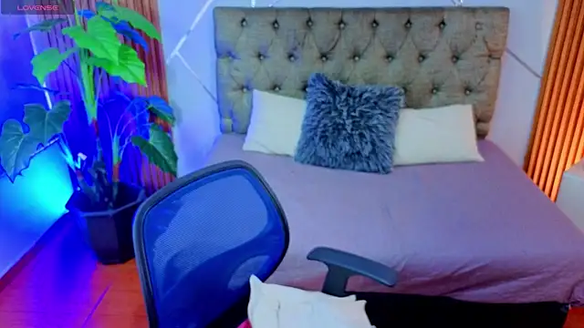 SophyAdams online show from February 23, 6:05 pm