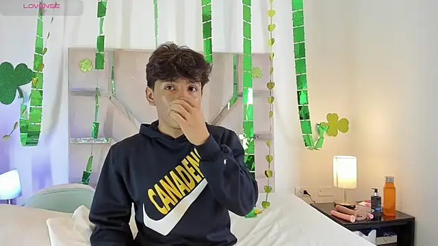 Snapshot of Angel_Lux chatting on March 12, 7:09 pm Angel Lux online show from March 12, 7:09 pm