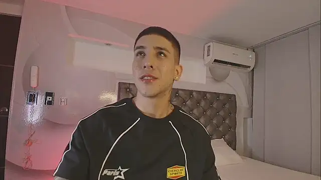 PapiLucca online show from March 12, 2:07 am