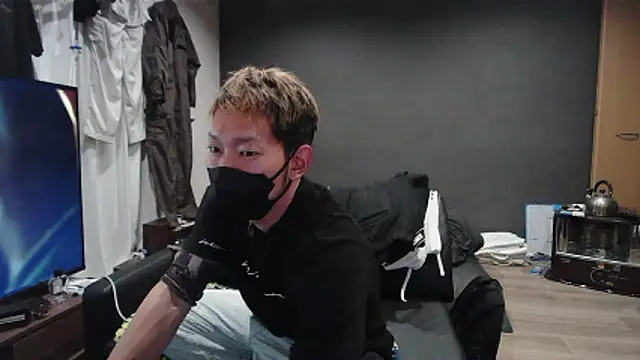 Snapshot of ryuaaaaa chatting on April 15, 2:13 pm ryuaaaaa online show from April 15, 2:13 pm