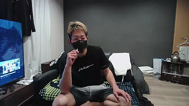 Snapshot of ryuaaaaa chatting on April 18, 1:04 pm ryuaaaaa online show from April 18, 1:04 pm