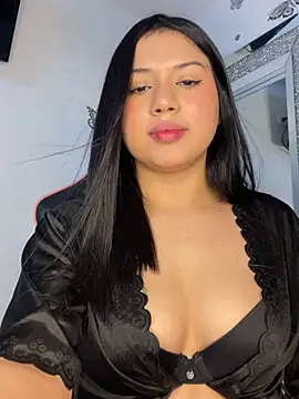 scarleth marquezz online show from May 3, 3:23 am