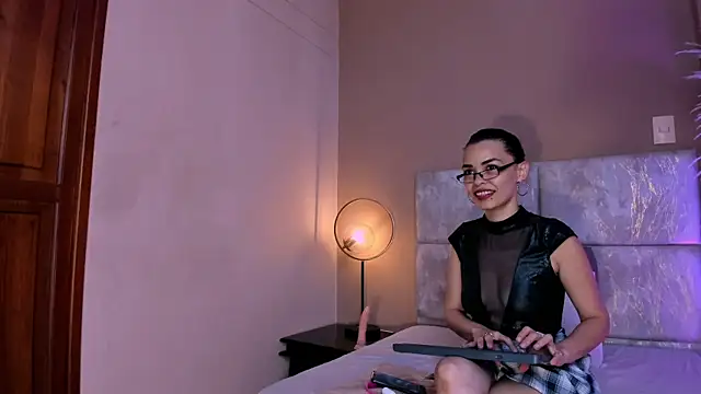 KatrionaNyx online show from April 29, 9:10 pm