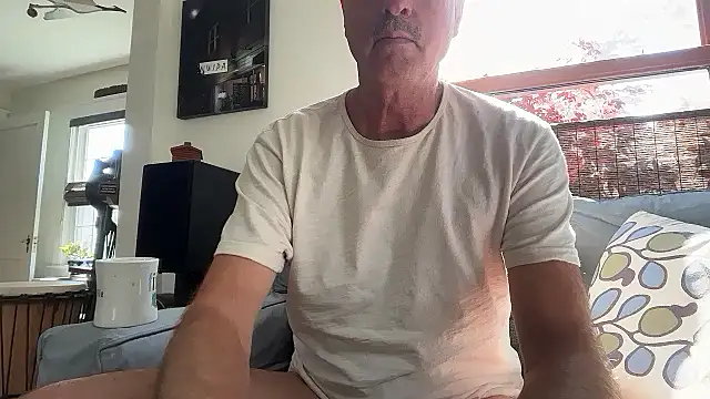 Snapshot of Guy__Grey chatting on June 1, 1:24 pm Guy Grey online show from June 1, 1:24 pm