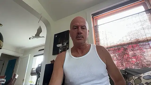 Snapshot of Guy__Grey chatting on June 2, 1:35 pm Guy Grey online show from June 2, 1:35 pm