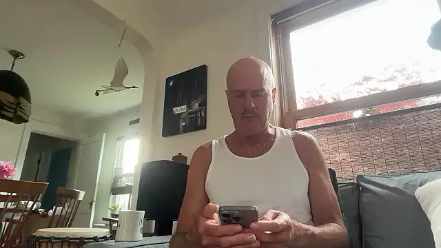 Snapshot of Guy__Grey chatting on June 12, 10:47 am Guy Grey online show from June 12, 10:47 am