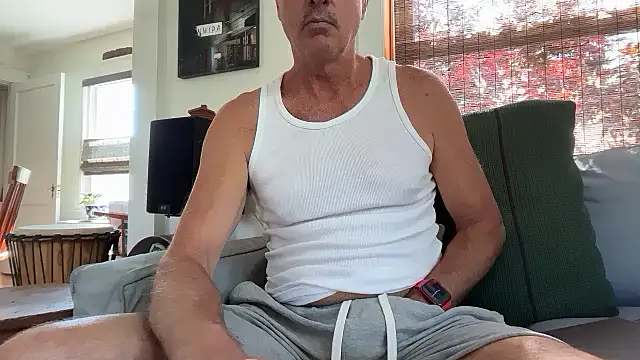 Snapshot of Guy__Grey chatting on July 8, 1:15 pm Guy Grey online show from July 8, 1:15 pm