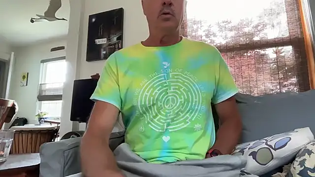 Snapshot of Guy__Grey chatting on July 21, 12:51 pm Guy Grey online show from July 21, 12:51 pm