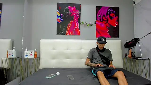 ahsly78Bryan online show from May 1, 7:40 pm