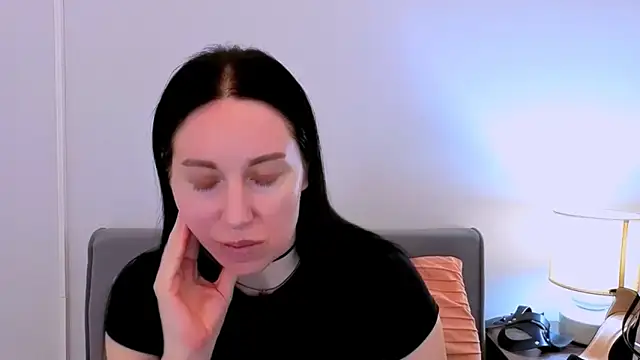 MiaFair online show from March 4, 4:24 pm