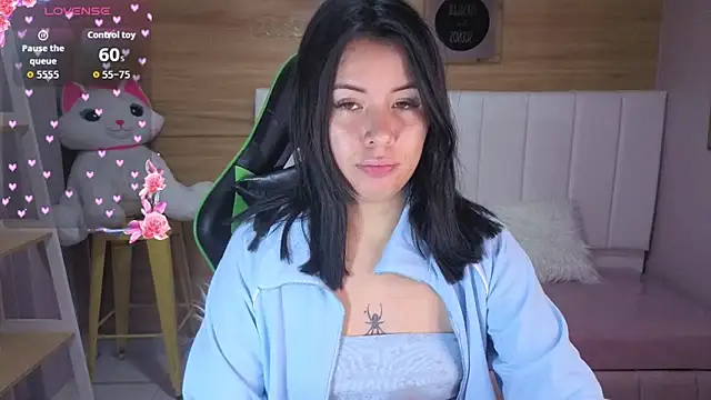 Kylia a online show from April 28, 8:03 pm