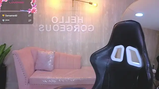 Kylia a online show from June 12, 1:04 am