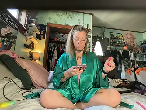 Sarasweets33 online show from May 12, 6:49 pm