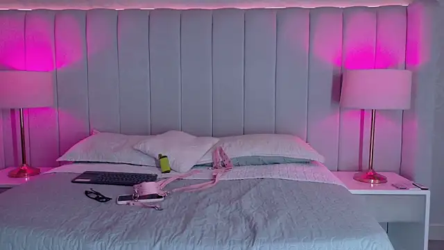 Emily  Stef online show from July 11, 3:04 pm