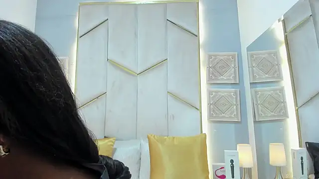 KarinaaCoxx online show from May 3, 12:55 pm