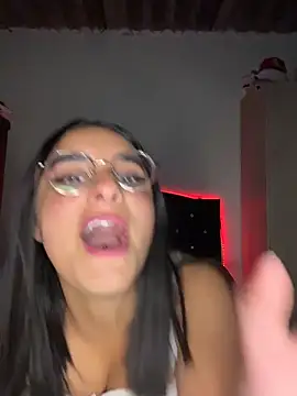 Paulha  miller online show from March 4, 1:55 am