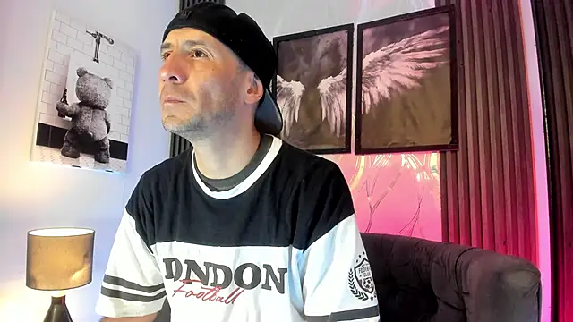 Milanwhite  online show from March 17, 11:46 am