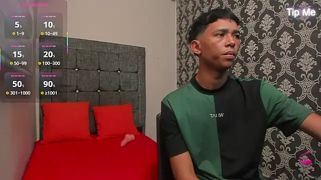 Little Twink19x online show from April 26, 7:55 pm