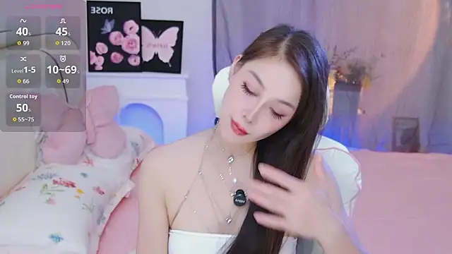 Snapshot of Luckmia333 chatting on May 18, 2:34 pm Luckmia333 online show from May 18, 2:34 pm