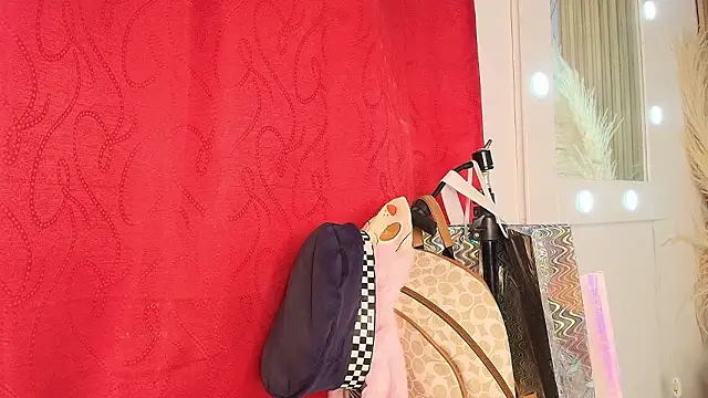 Aurorariccii online show from March 7, 7:38 am