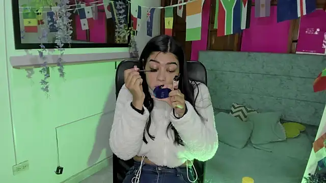 Snapshot of Aysha_winxs chatting on June 25, 3:28 am Aysha winxs online show from June 25, 3:28 am